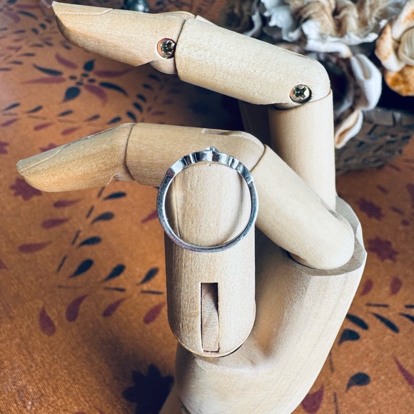 Little Heart Ring - Picture 4 of 6